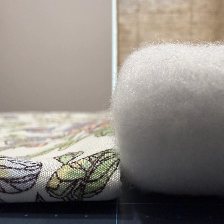 Photo showing two different thickness fabrics